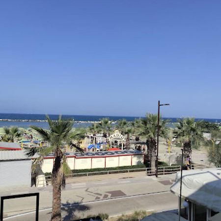Hotel Bonaria Rimini Bagian luar foto