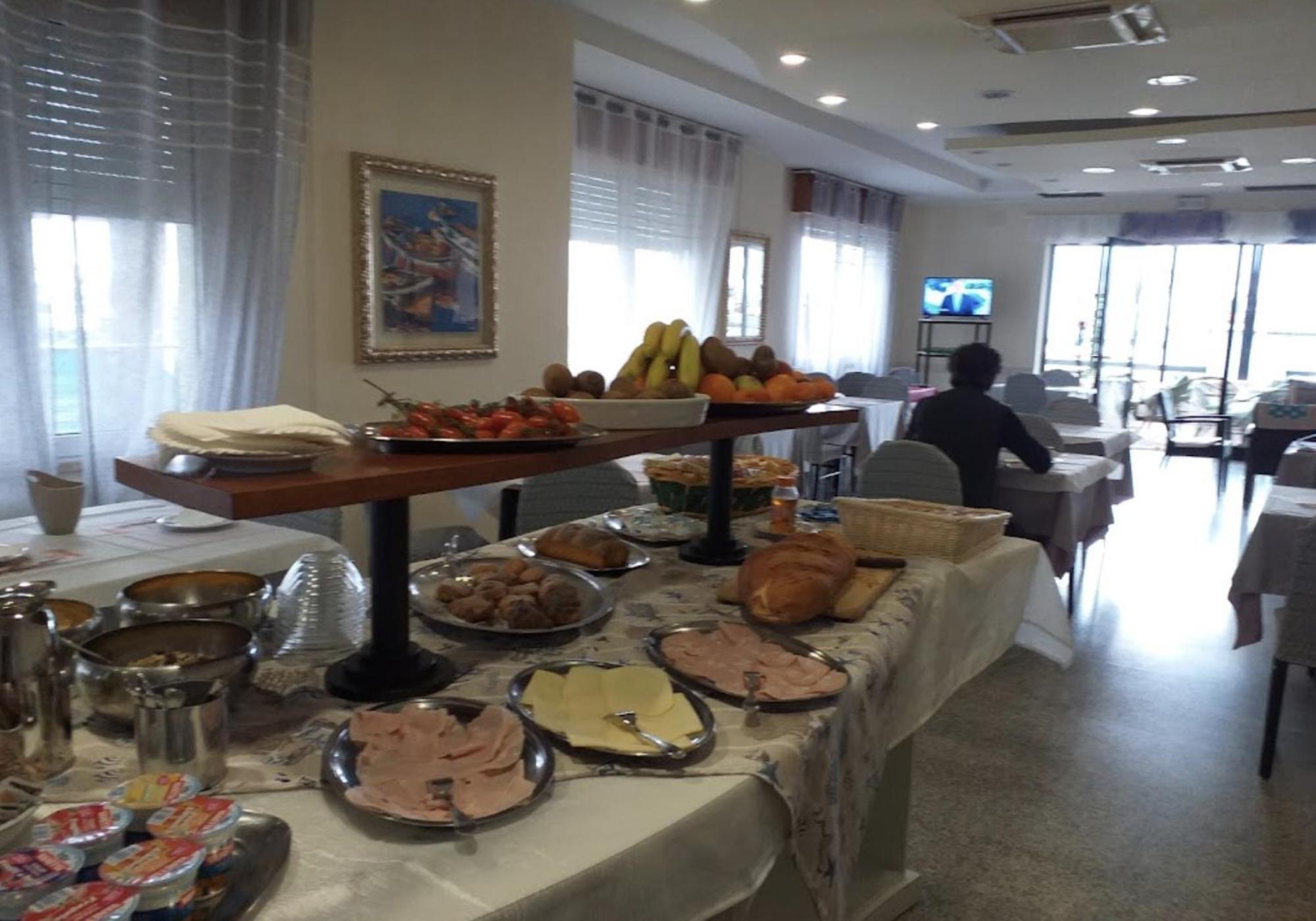 Hotel Bonaria Rimini Bagian luar foto