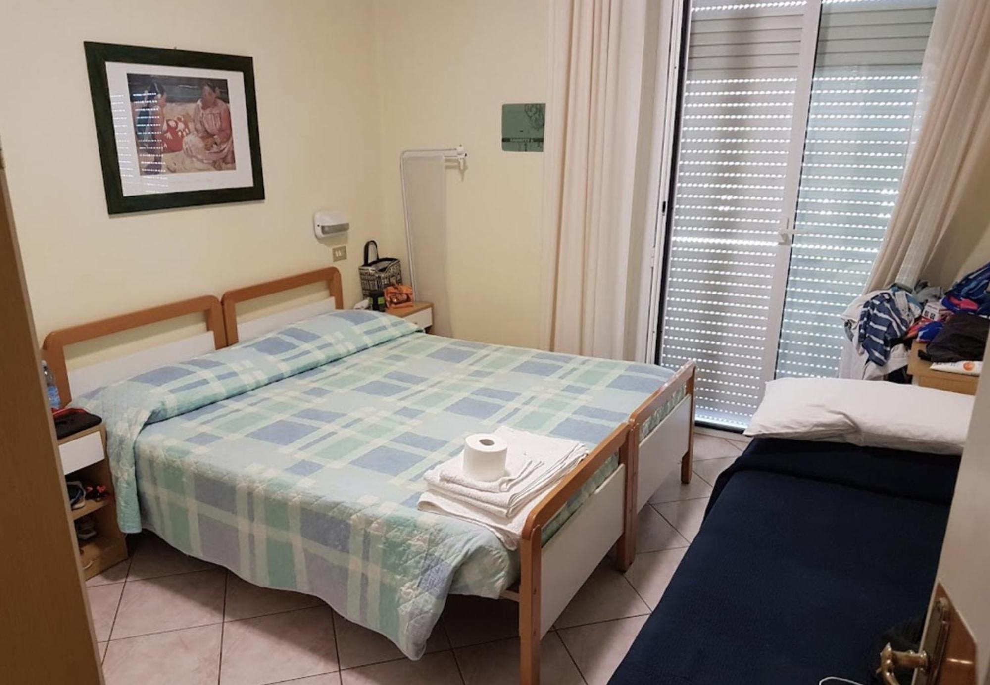 Hotel Bonaria Rimini Bagian luar foto