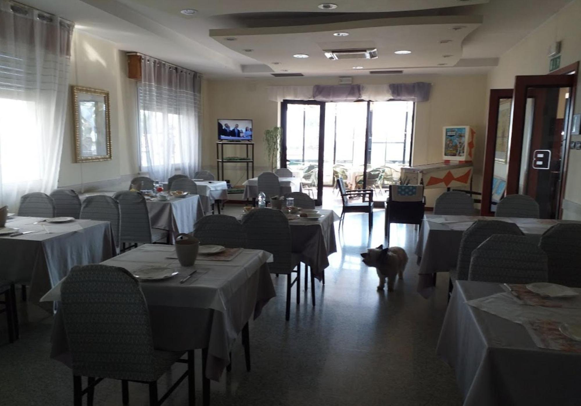 Hotel Bonaria Rimini Bagian luar foto