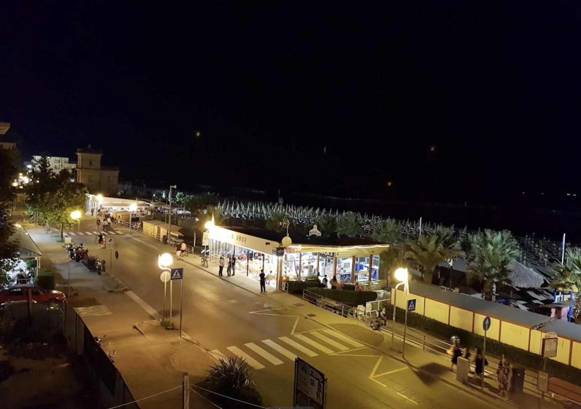Hotel Bonaria Rimini Bagian luar foto
