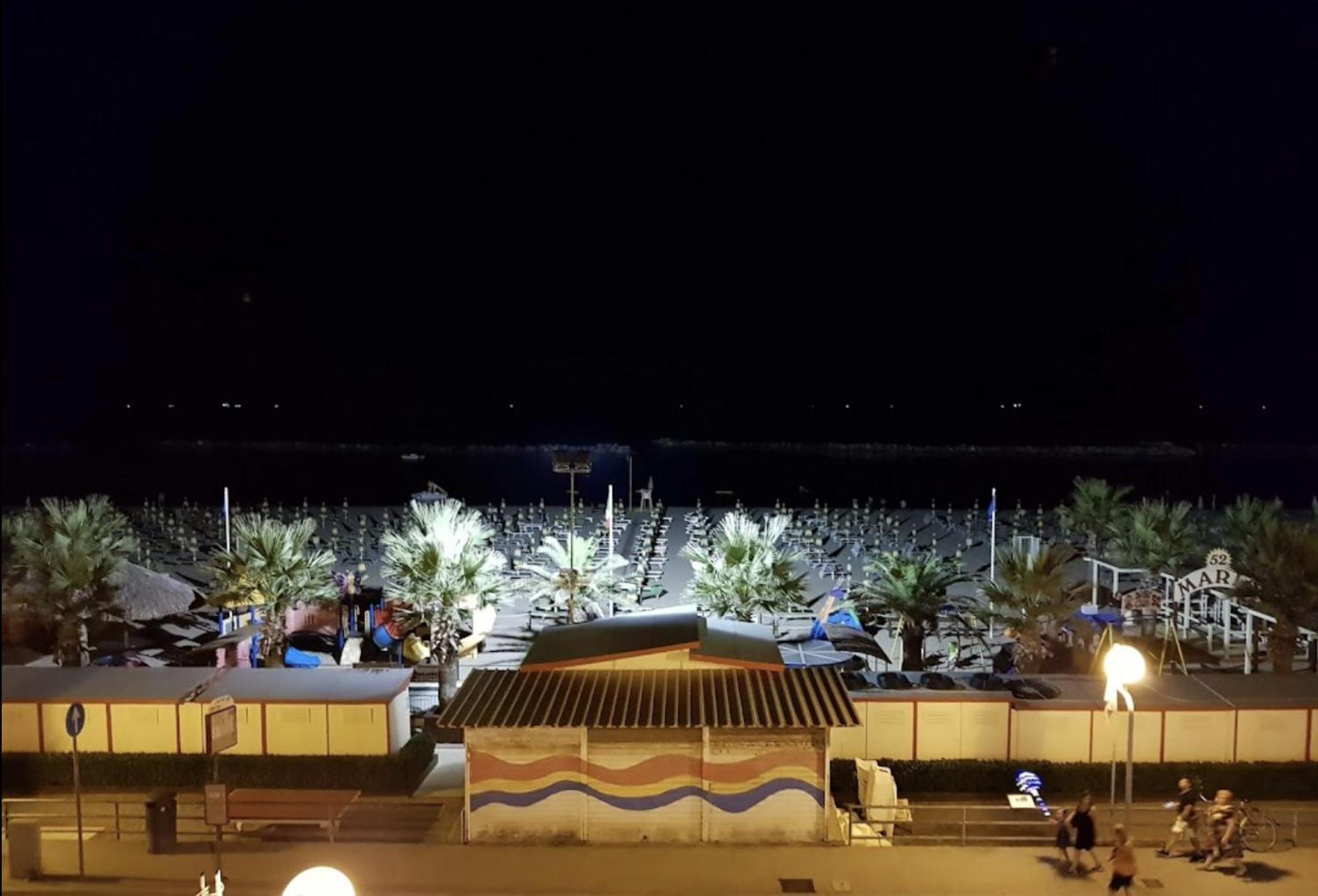 Hotel Bonaria Rimini Bagian luar foto