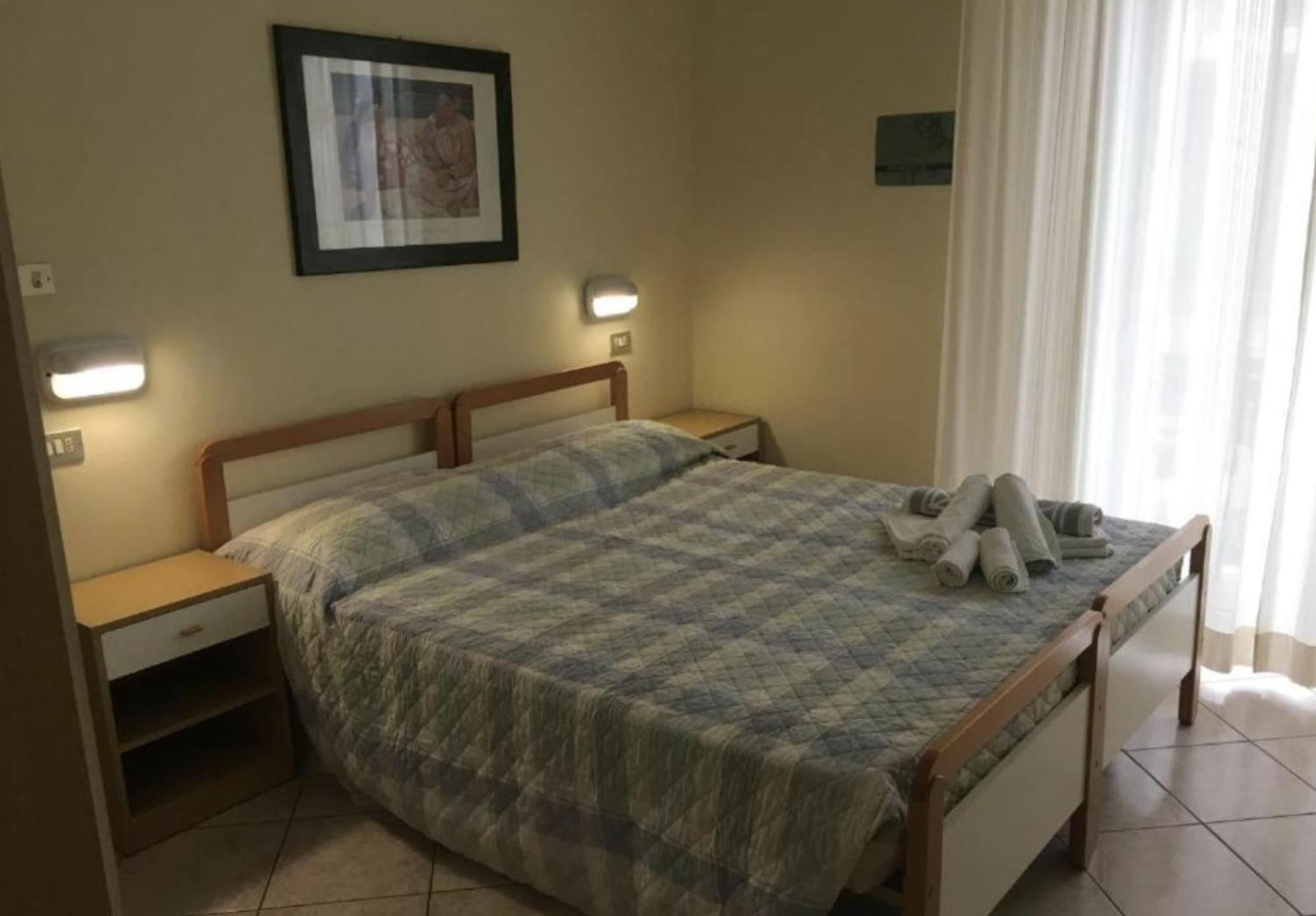 Hotel Bonaria Rimini Bagian luar foto