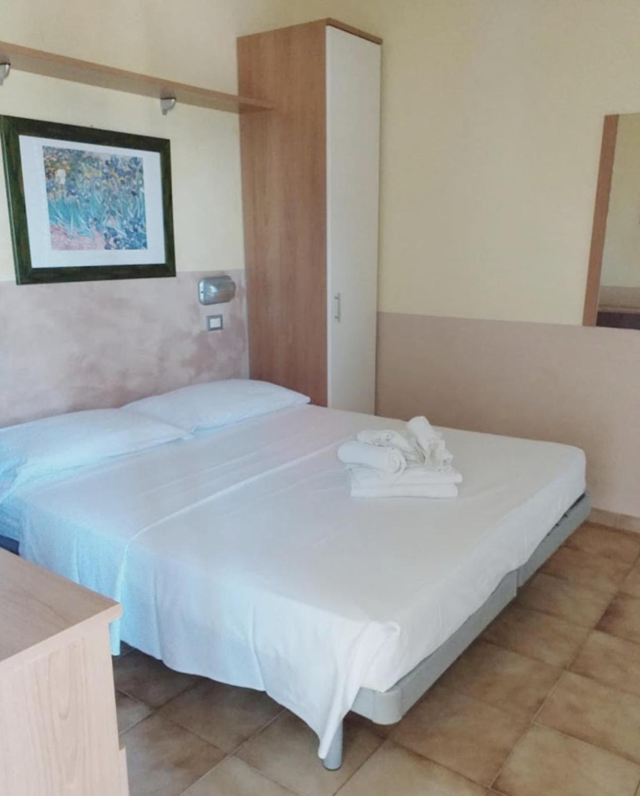 Hotel Bonaria Rimini Bagian luar foto