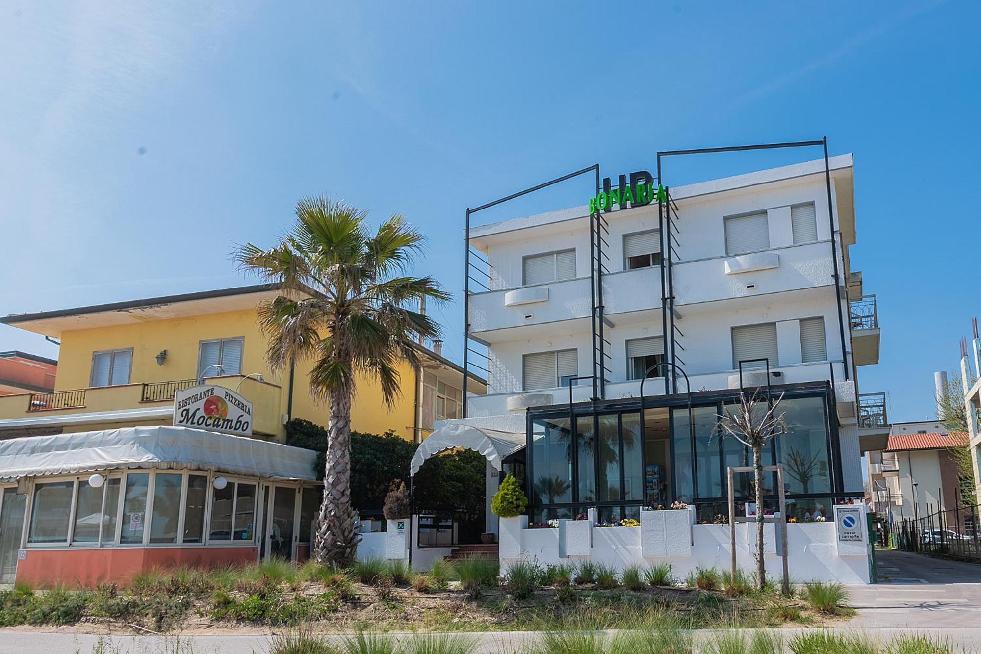 Hotel Bonaria Rimini Bagian luar foto